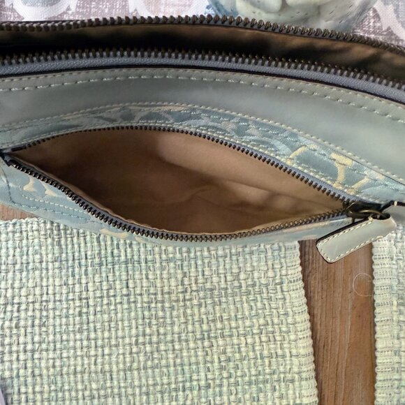 Coach 10379 Signature Light Blue Jacquard Hobo Bag – Excellent Condition - Picture 3 of 16